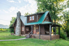 Rippling Waters Retreat, Riverfront Rustic Cabin